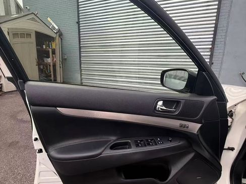 Used 2012 INFINITI G37 x Sedan w/ Premium Pkg image 10