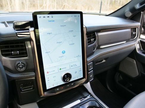 Used 2024 Ford F150 Lightning Lariat image 15