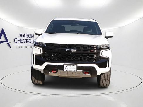 Used 2024 Chevrolet Suburban Z71 w/ Luxury Package AWD/4WD image 2