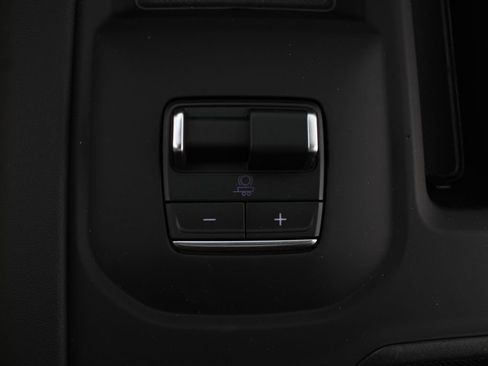 New 2026 GMC Sierra 2500 Denali w/ Denali Reserve Package AWD/4WD image 9