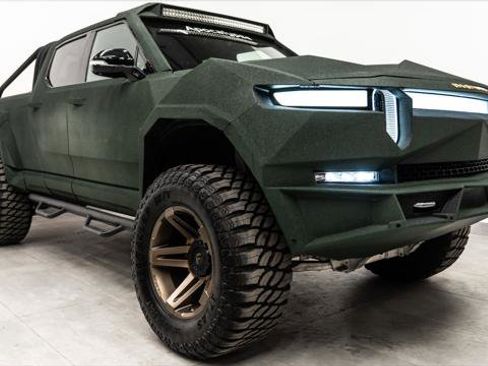 Used 2022 Rivian R1T Adventure image 6