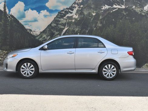 Used 2012 Toyota Corolla LE FWD image 7