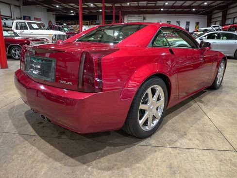 Used 2005 Cadillac XLR RWD image 24