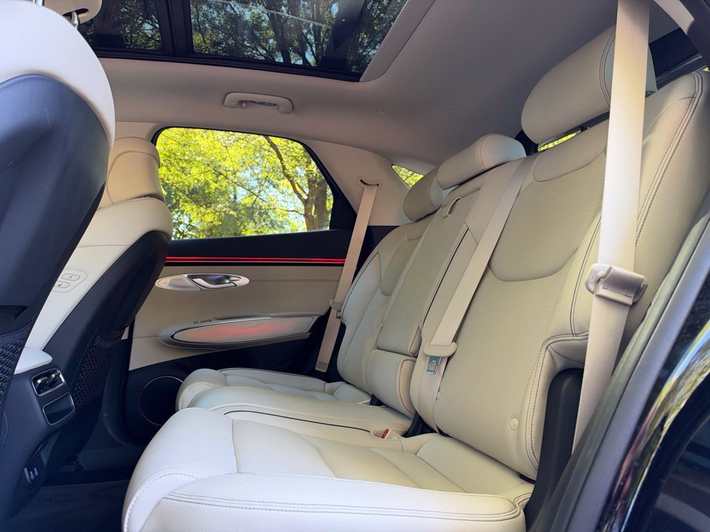 Certified 2026 Genesis GV70 2.5T Advanced AWD/4WD image 22
