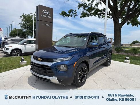 Used 2022 Chevrolet TrailBlazer LT w/ Convenience Package FWD image 1