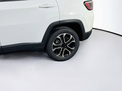 Used 2022 Jeep Compass Limited w/ Sun and Sound Group AWD/4WD image 29