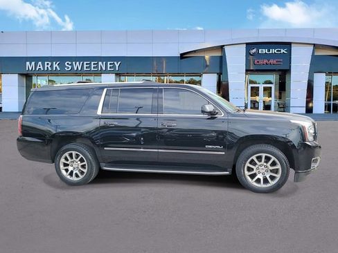 Used 2020 GMC Yukon XL Denali w/ Open Road Package AWD/4WD image 34