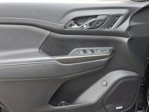 Certified 2023 GMC Acadia SLT w/ Preferred Package image 22