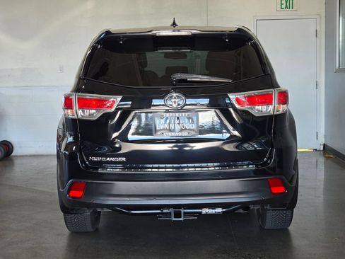 Used 2014 Toyota Highlander XLE AWD/4WD image 5