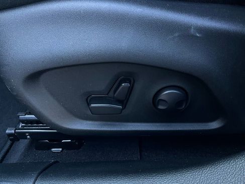 Used 2025 Jeep Compass Limited image 11