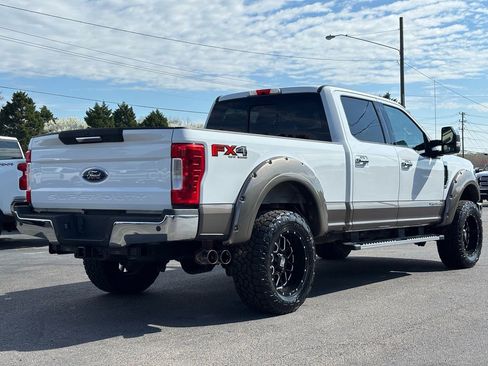 Used 2019 Ford F250 Lariat w/ Chrome Package image 4