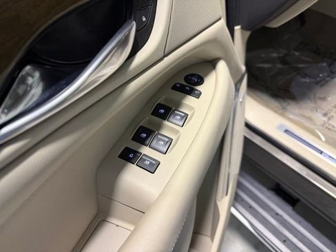 Used 2020 Cadillac Escalade Premium Luxury w/ LPO, Radiant Package AWD/4WD image 13