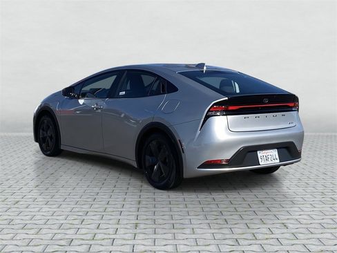 Certified 2025 Toyota Prius LE image 4