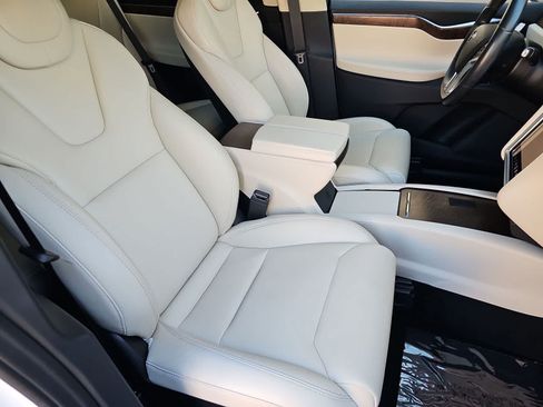Used 2018 Tesla Model X 75D AWD/4WD image 18