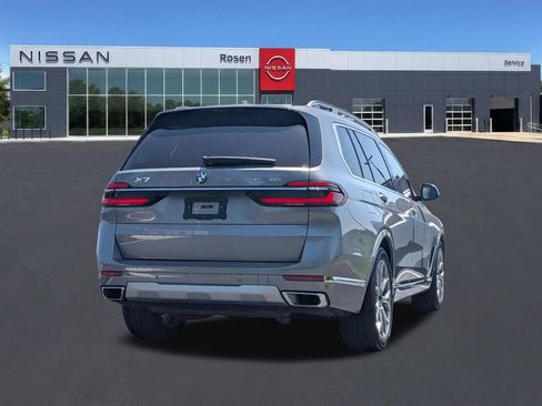 Used 2025 BMW X7 xDrive40i w/ Premium Package AWD/4WD image 3