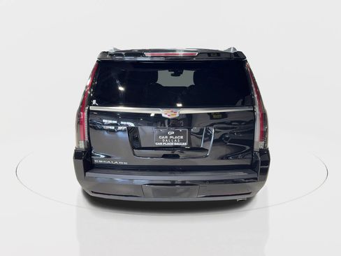 Used 2019 Cadillac Escalade Platinum image 11