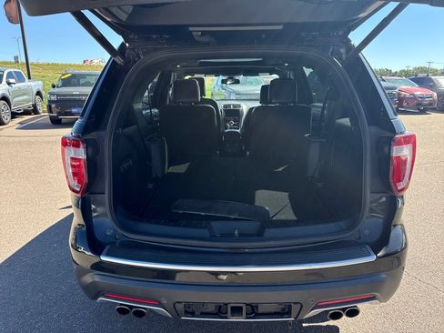 Used 2018 Ford Explorer Platinum AWD/4WD image 9