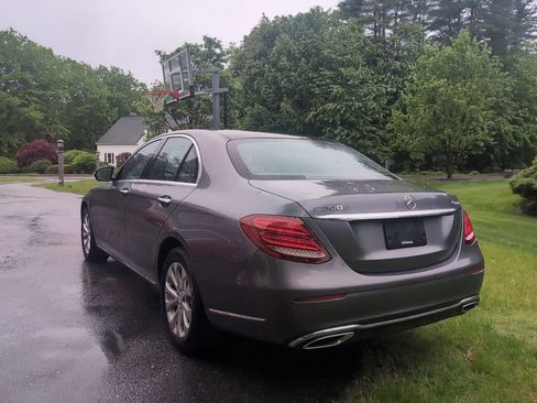 Used 2017 Mercedes-Benz E 300 4MATIC image 7