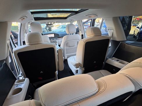 Used 2024 Mercedes-Benz GLS 450 4MATIC image 20