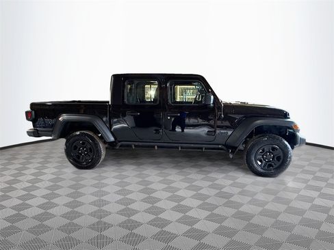 Used 2022 Jeep Gladiator Sport image 5
