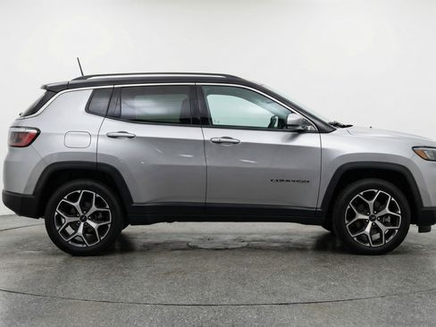 Used 2025 Jeep Compass Limited AWD/4WD image 11