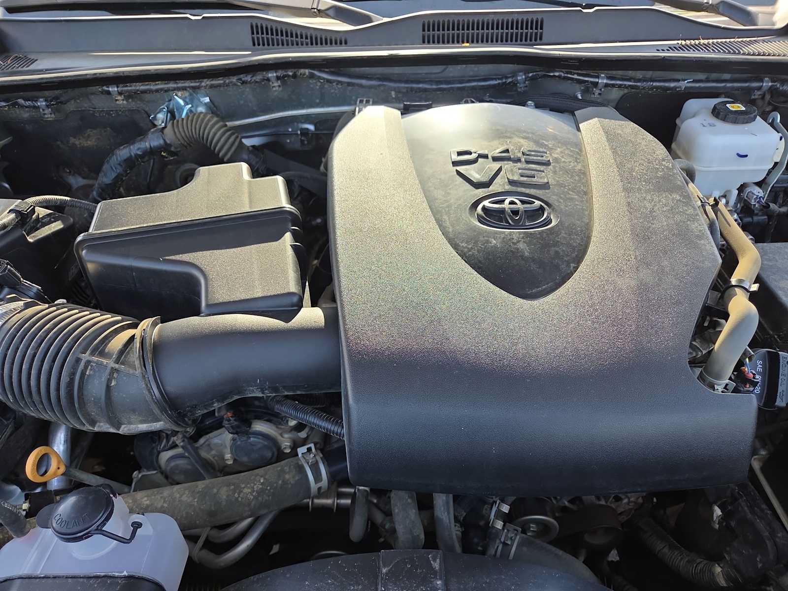 Used 2023 Toyota Tacoma TRD Off-Road w/ Advanced Technology Package AWD/4WD image 17