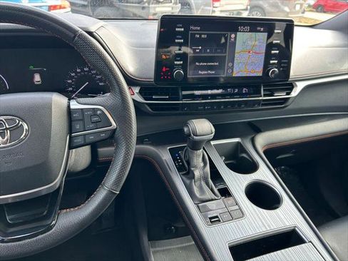 Certified 2022 Toyota Sienna XSE image 18