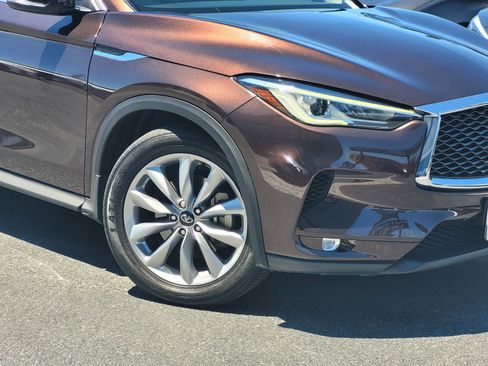 Used 2020 INFINITI QX50 Luxe w/ Navigation Package FWD image 9
