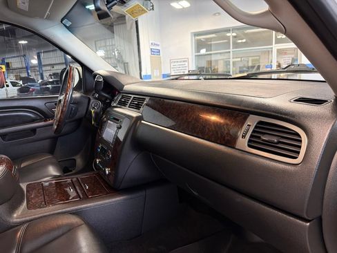 Used 2014 GMC Yukon XL Denali AWD/4WD image 34