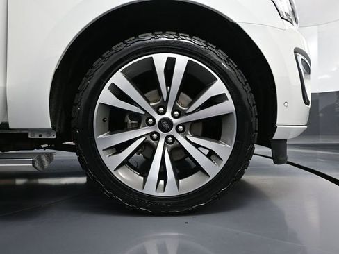 Used 2021 Ford Expedition Platinum image 16