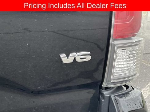 Certified 2021 Toyota Tacoma TRD Off-Road w/ Technology Package AWD/4WD image 8