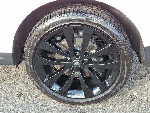 Used 2023 Land Rover Range Rover Sport SE image 10