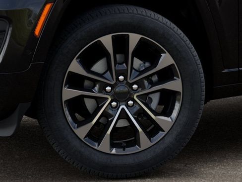 New 2025 Jeep Grand Cherokee Overland w/ Adv Protech Group III AWD/4WD image 9
