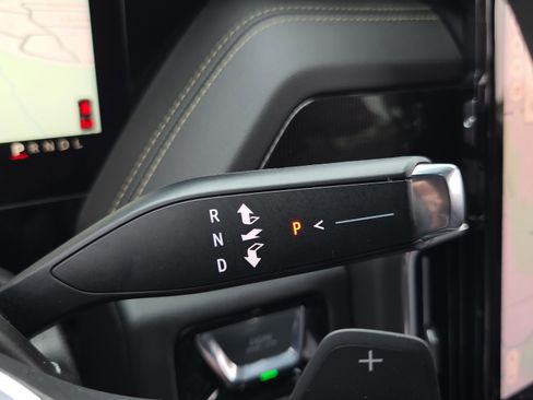 Used 2025 GMC Yukon Elevation image 22