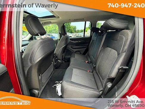 Used 2023 Jeep Grand Cherokee Laredo w/ Luxury Tech Group I AWD/4WD image 22