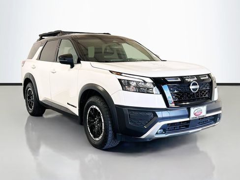 Used 2024 Nissan Pathfinder Rock Creek AWD/4WD image 3