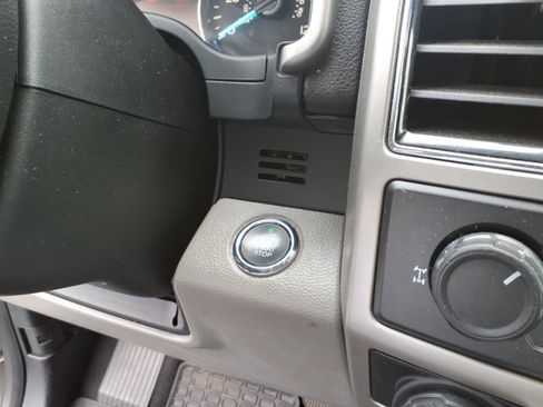 Used 2019 Ford F150 Lariat RWD image 11