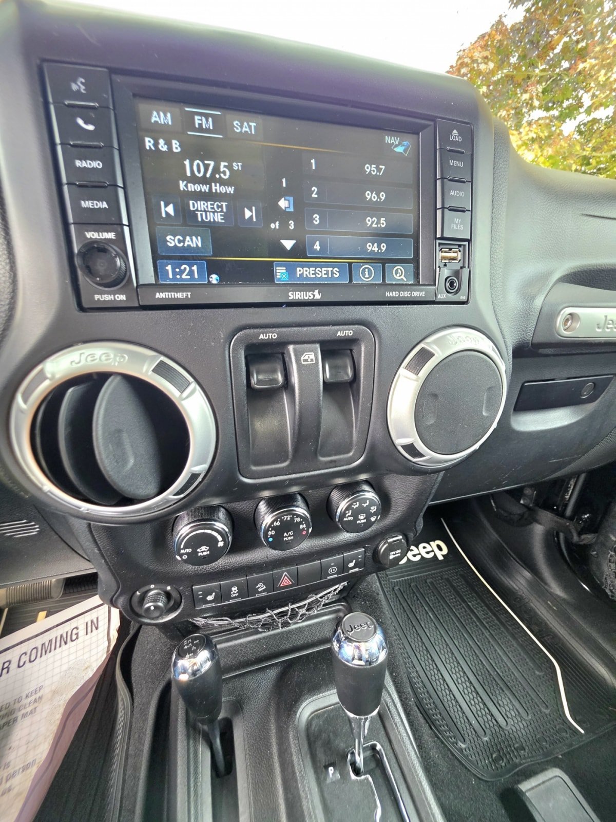 Used 2012 Jeep Wrangler Rubicon w/ PWR Convenience Group AWD/4WD image 12