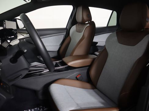 Used 2023 Volkswagen ID.4 Pro image 26