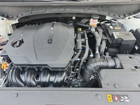 Certified 2025 Hyundai Santa Cruz SE FWD image 20