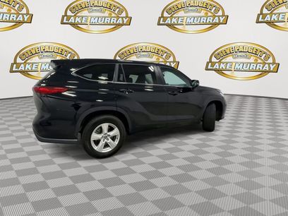 Used 2023 Toyota Highlander LE