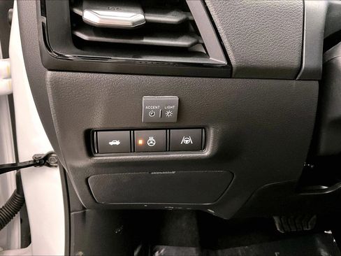 New 2026 Nissan Sentra SR w/ SR Premium Package FWD image 29