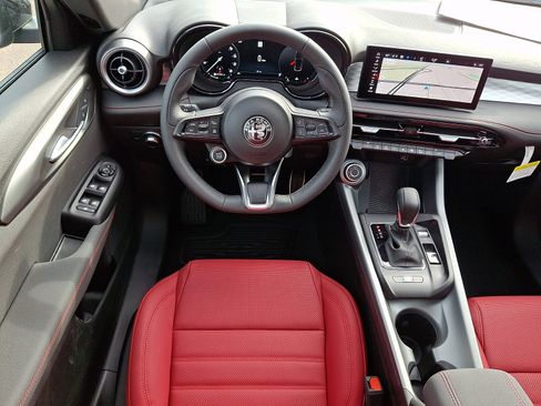 New 2026 Alfa Romeo Tonale Sprint w/ Red Premium Package image 7