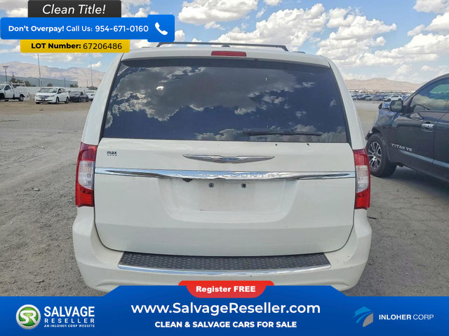 Used 2012 Chrysler Town & Country Touring w/ Entertainment Group #1 FWD image 8