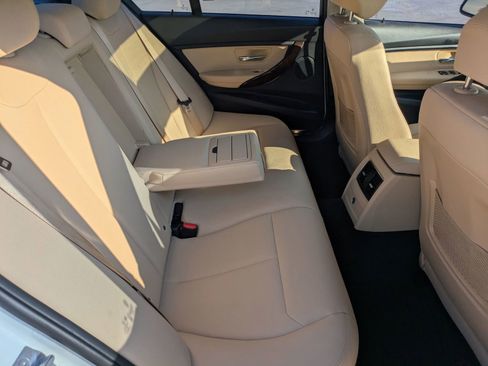 Used 2018 BMW 320i Sedan w/ Convenience Package image 25