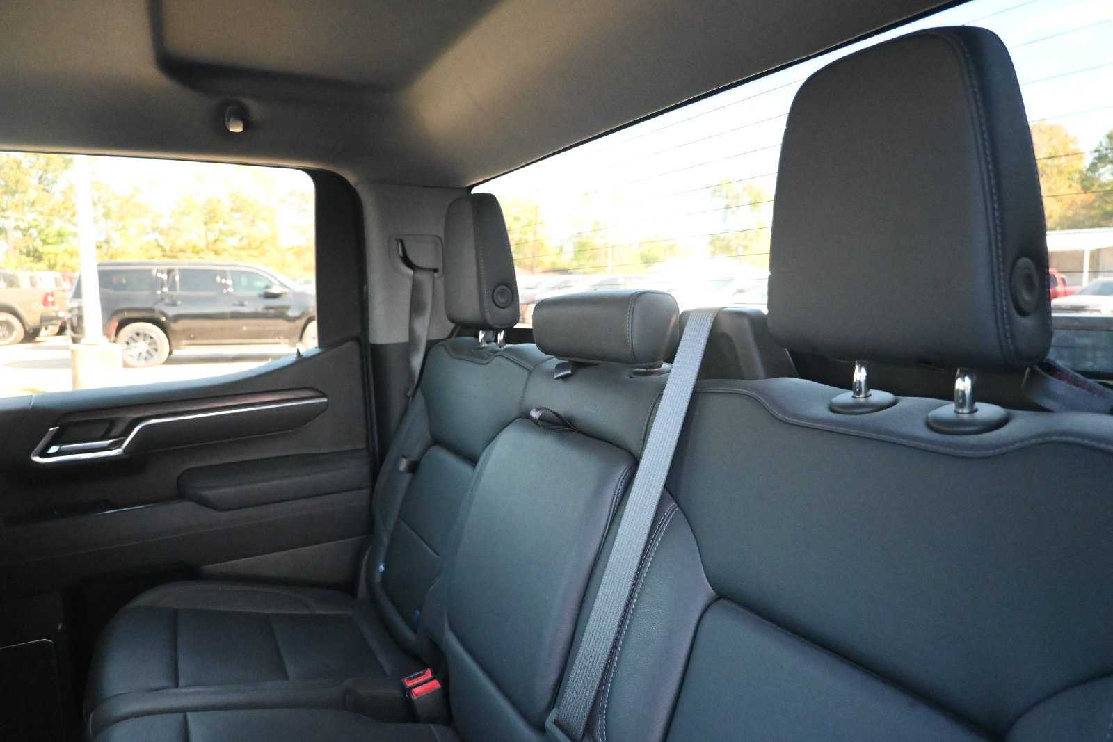 Used 2025 GMC Sierra 1500 SLT RWD image 24