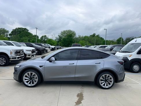 Used 2026 Tesla Model Y Long Range image 1