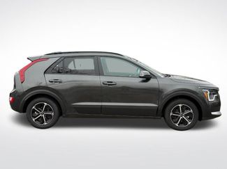 New 2026 Kia Niro EX w/ EX Premium Package video 2