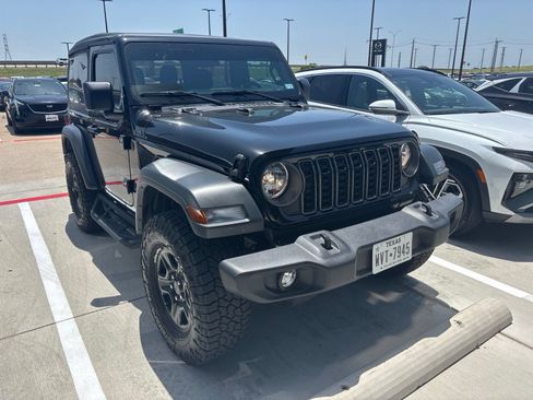 Used 2025 Jeep Wrangler Sport AWD/4WD image 3