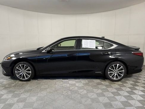 Used 2019 Lexus ES 300h w/ Premium Package FWD image 3